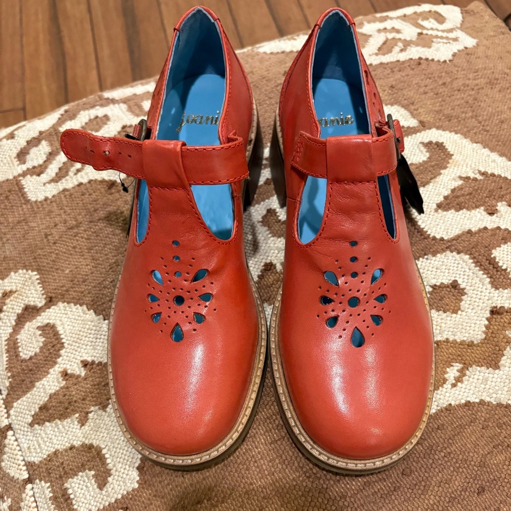NWT Joanie Clothing T-Bar Mayr Jane shoes size 10